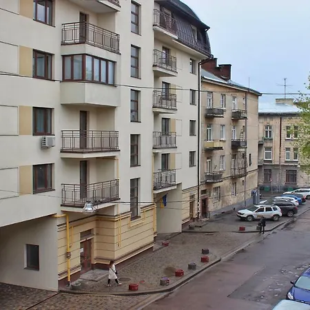 Apartment по вулиці голубовича 42 біля вокзалу комфортна повноцінна стильна *