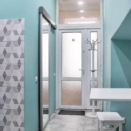 Apartment по вулиці голубовича 42 біля вокзалу комфортна повноцінна стильна