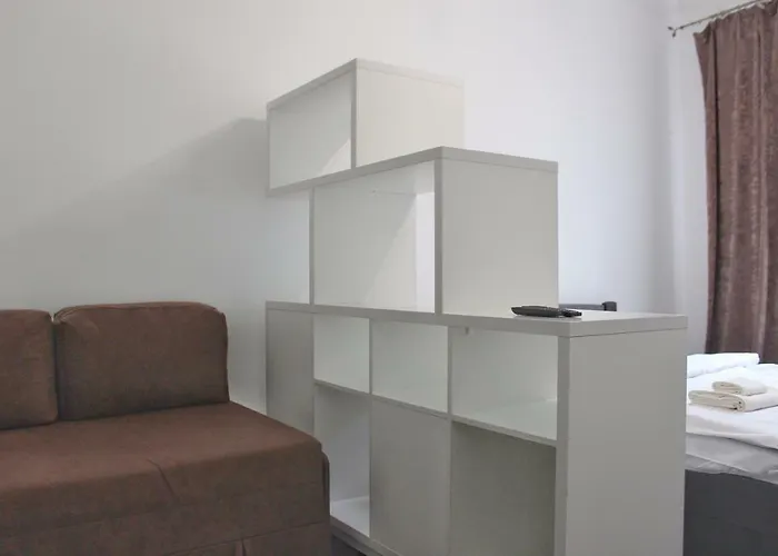 по вулиці голубовича 42 біля вокзалу комфортна повноцінна стильна Apartamento